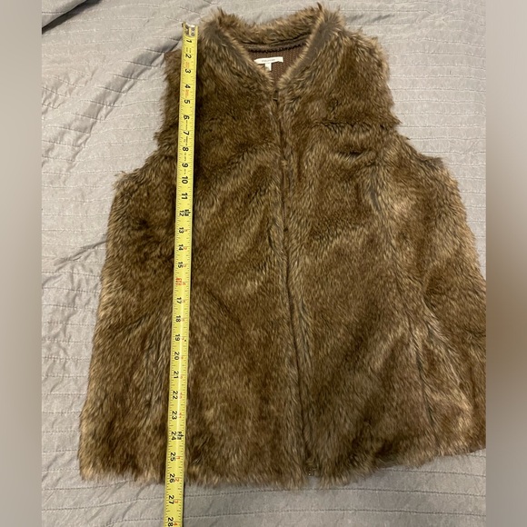 Maurices Brown Vest Faux Fur with sweater material backside. Women’s size XL - Picture 8 of 12